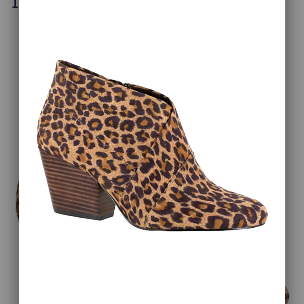 Bella Vita Ankle Booties - Kira II Leopard Cheetah